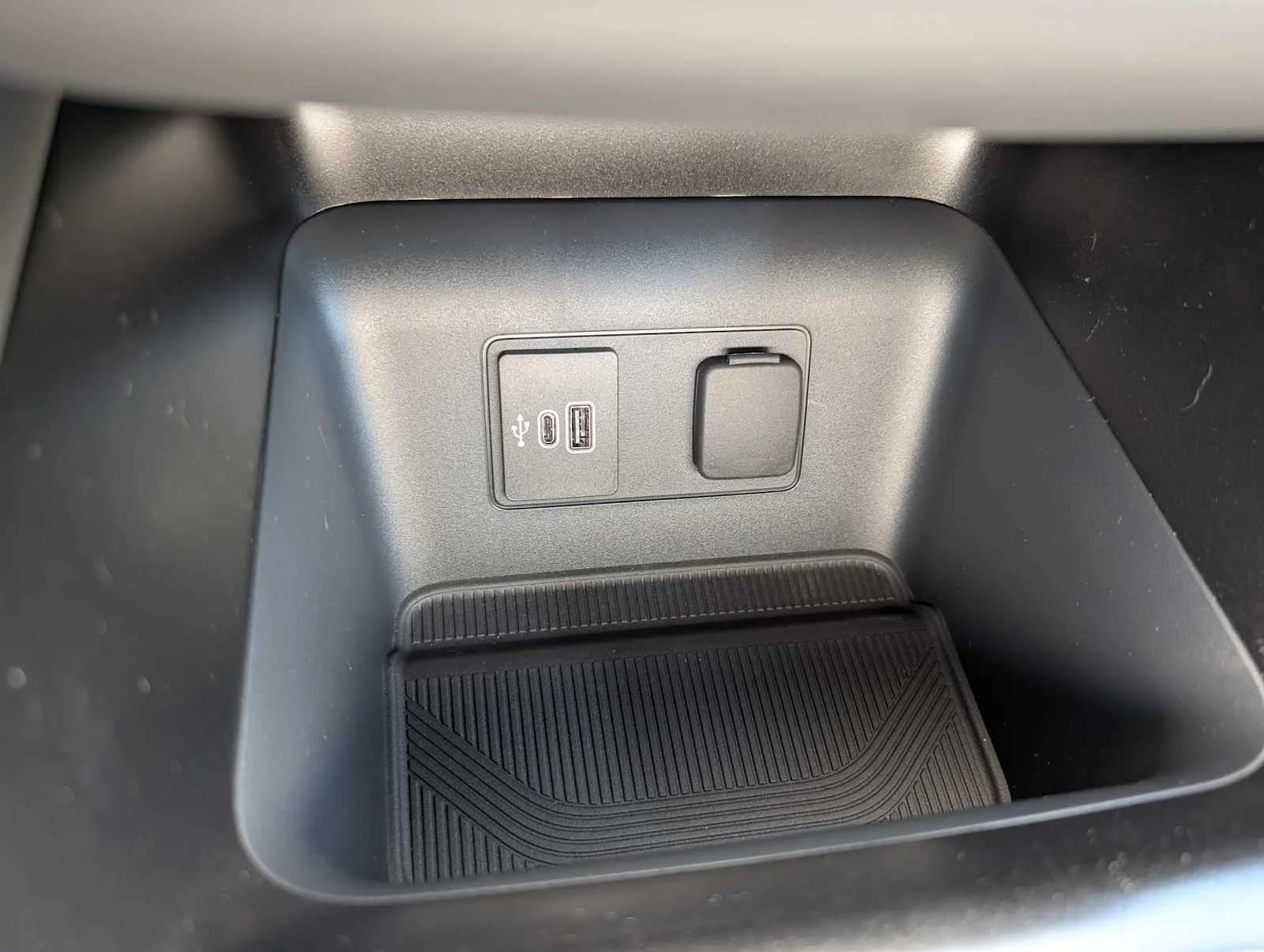 New 2026 Carbonized Gray Metallic Ford Active image 24