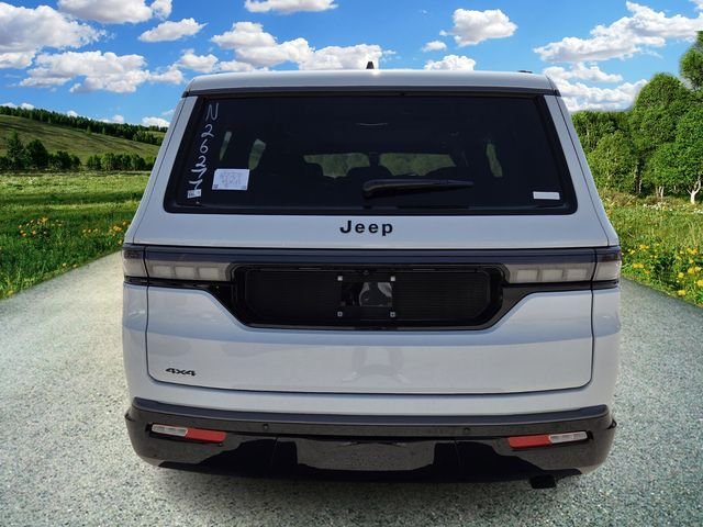 New 2026 Bright White Clear-Coat Exterior Paint Jeep Limited Reserve image 5