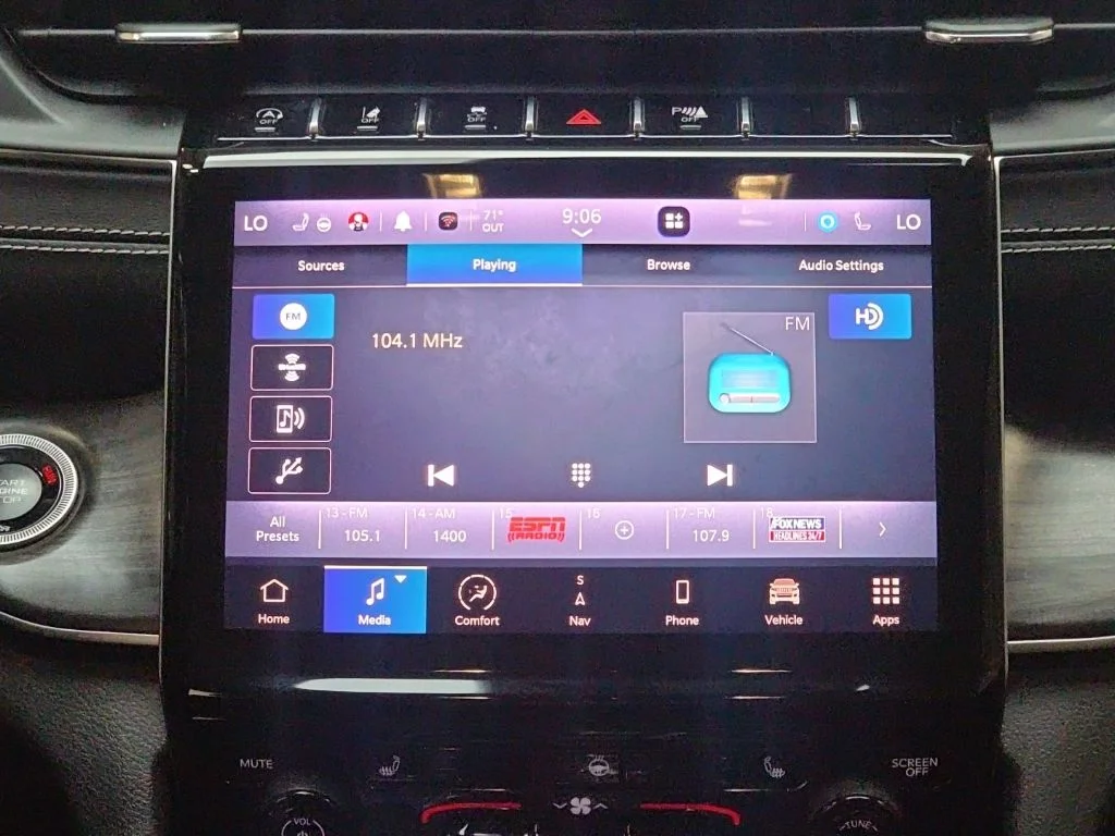 Used 2021 Silver Zynith Jeep Limited image 20