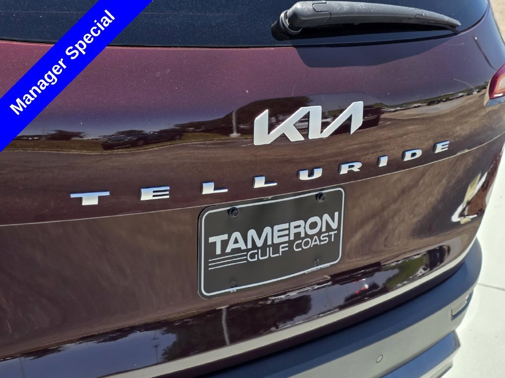 Used 2022 Purple Kia EX image 36