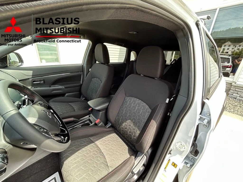New 2025 White Mitsubishi 2.0 Trail Edition image 23