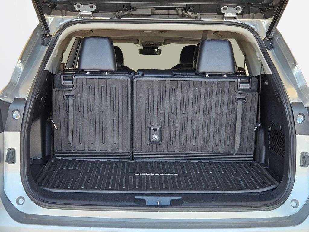Used 2022 Celestial Silver Metallic Toyota XLE image 25