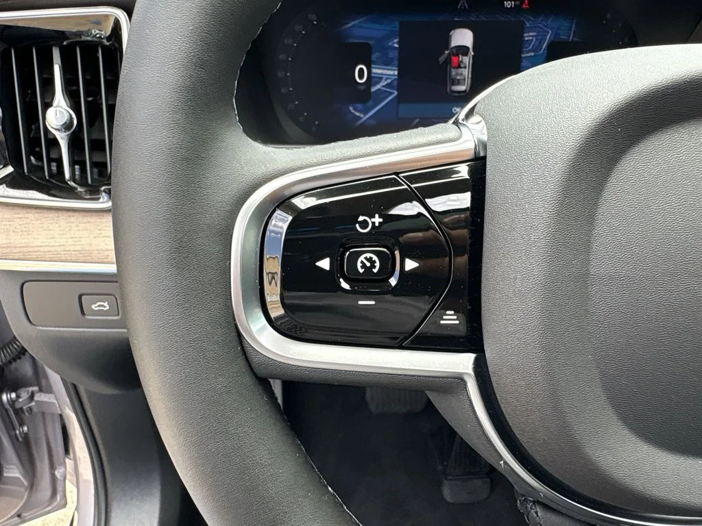 New 2026 Aurora Silver Volvo Plus image 16