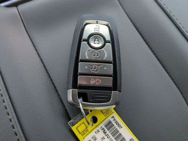 New 2027 Agate Black Metallic Ford Active image 28
