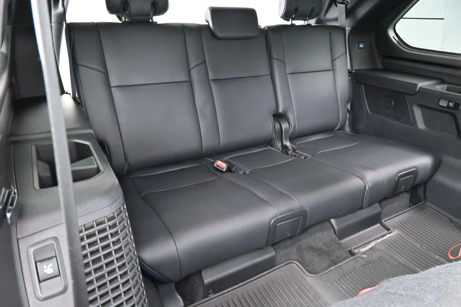 Used 2023 Magnetic Gray Metallic Toyota Platinum image 43