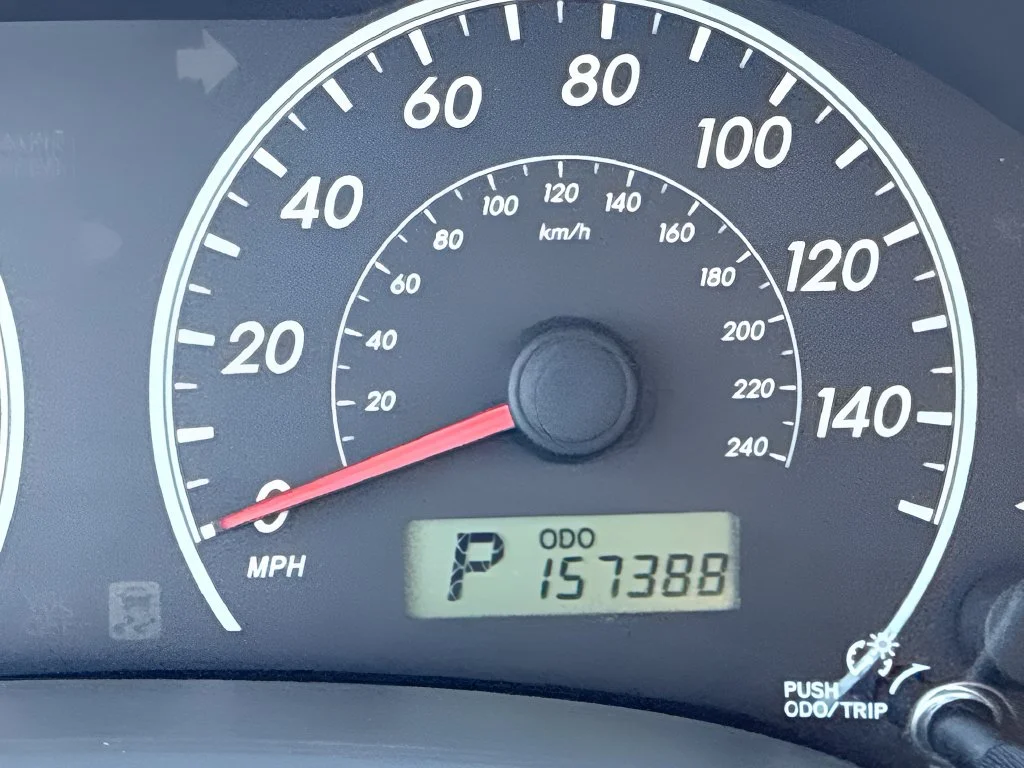 Used 2009 Silver Toyota LE image 18