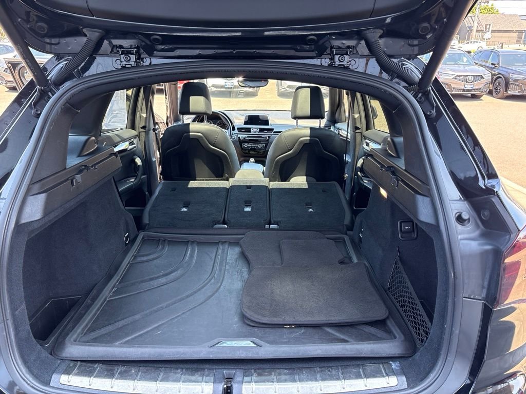 Used 2018 Jet Black BMW xDrive28i image 31