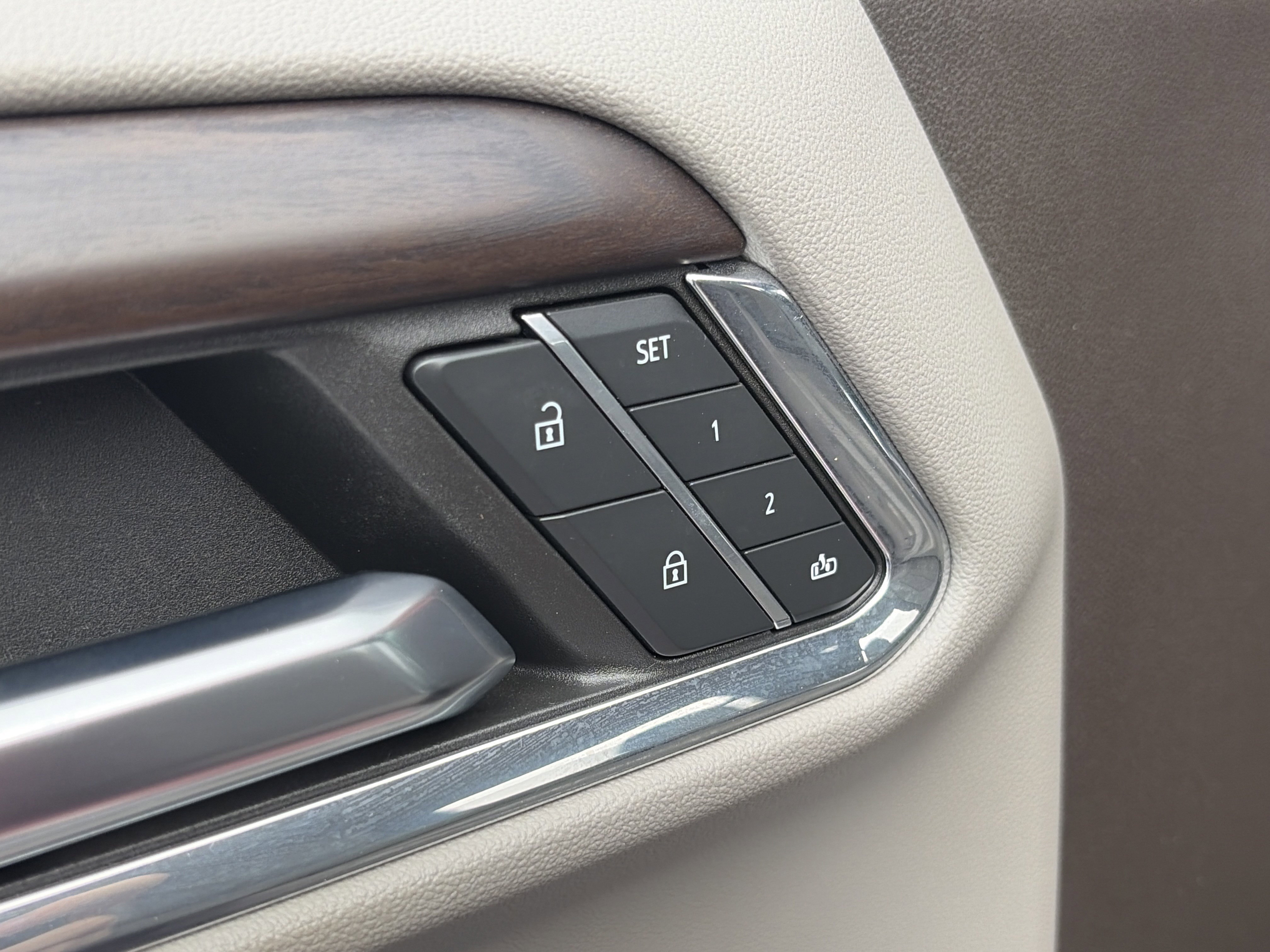 2024 GMC Sierra 1500 SLT - Photo 19