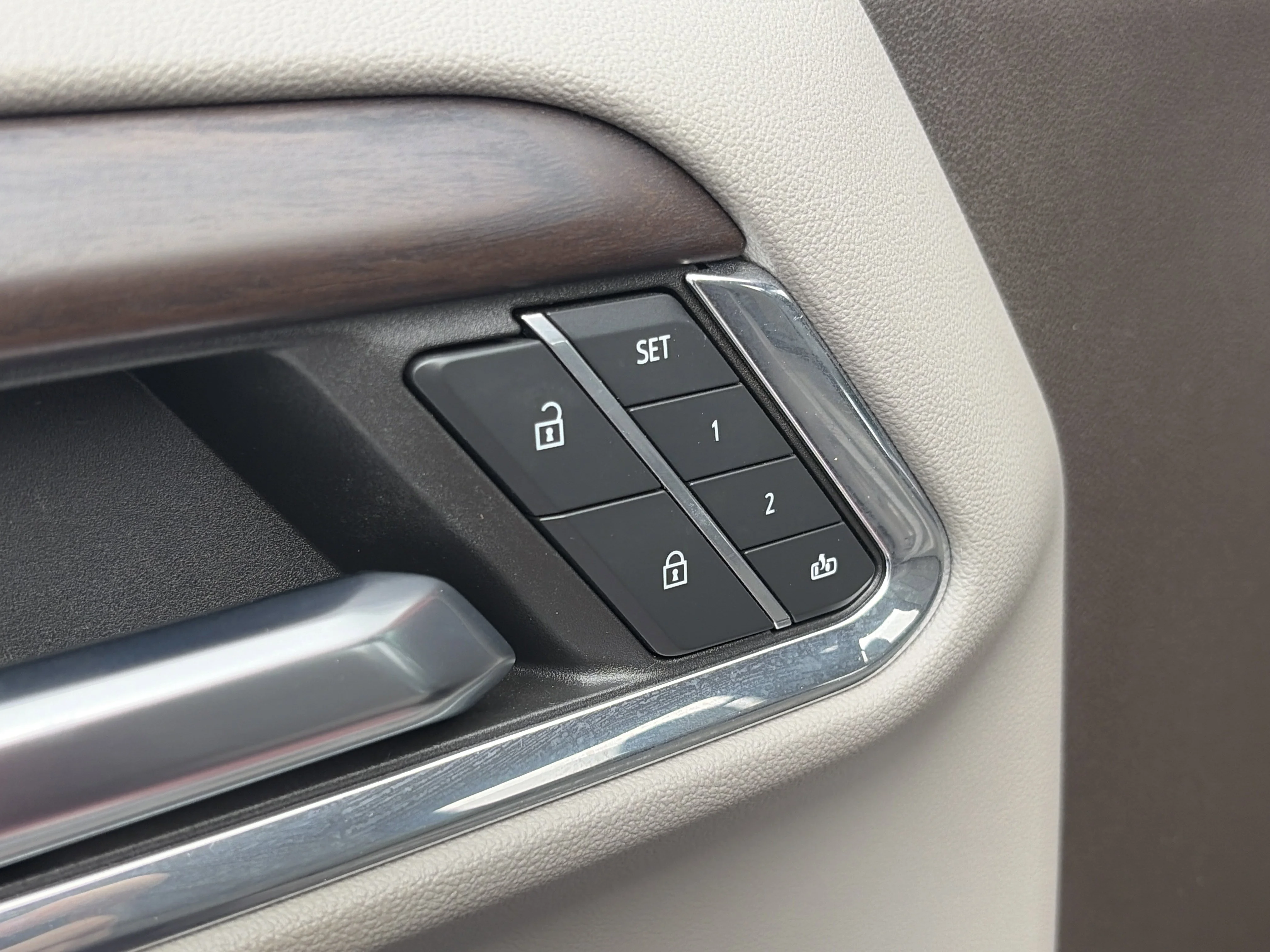 2024 GMC Sierra 1500 SLT - Photo 19