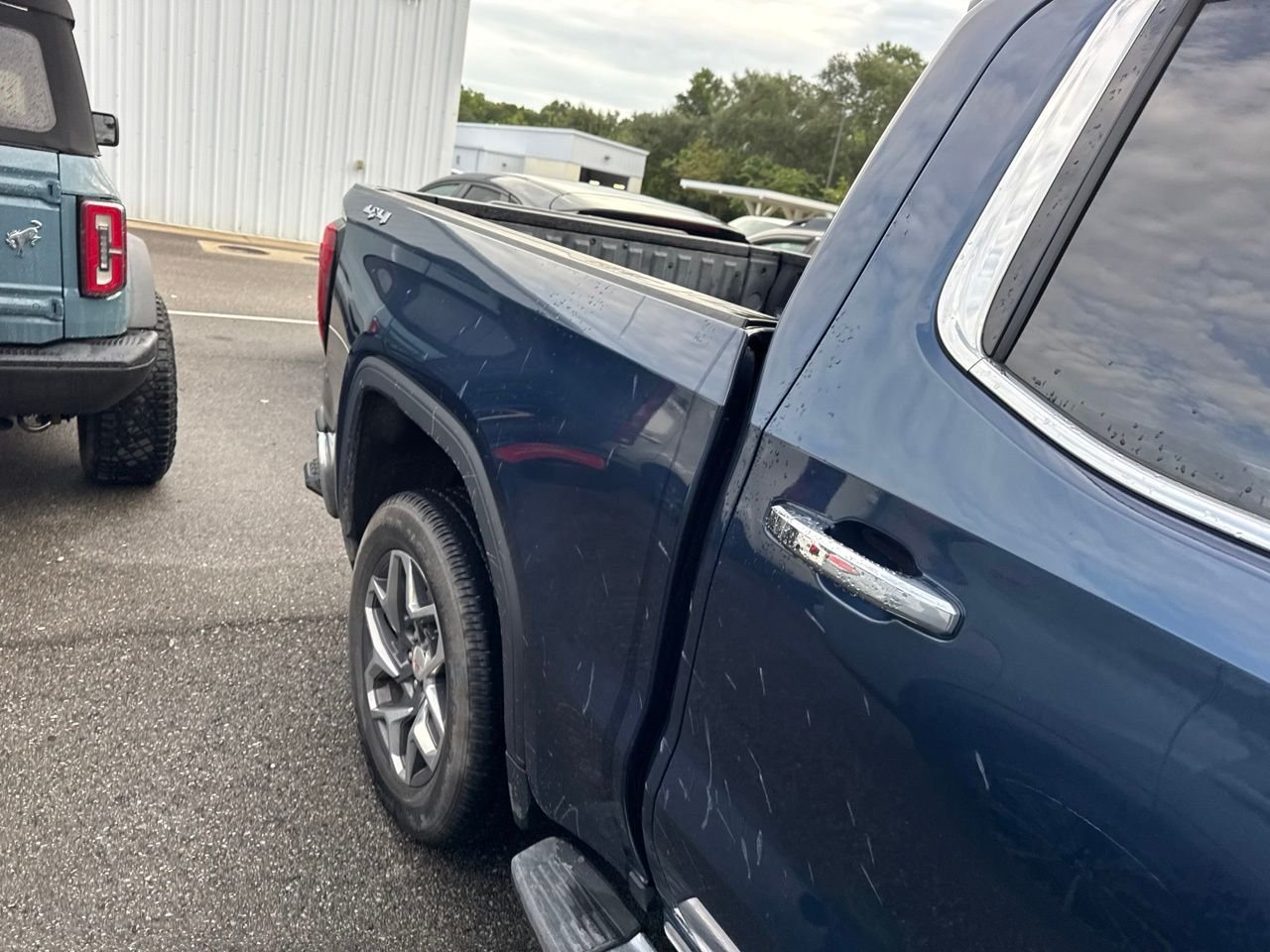 Used 2022 Blue GMC SLT image 8
