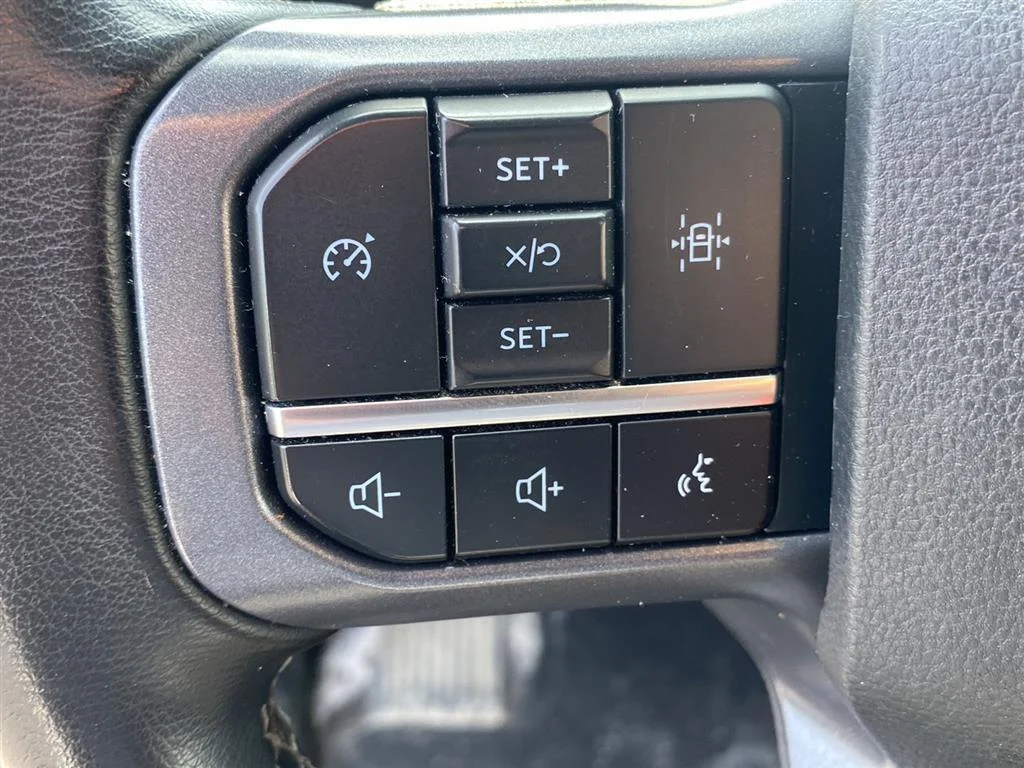Used 2024 Oxford White Ford XLT image 13