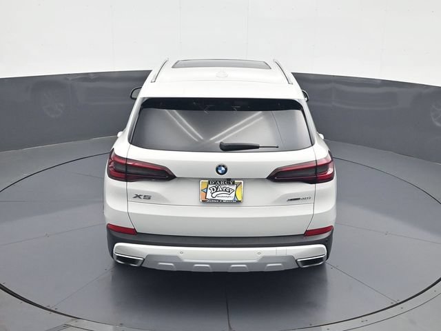 Used 2021 White BMW xDrive40i image 18