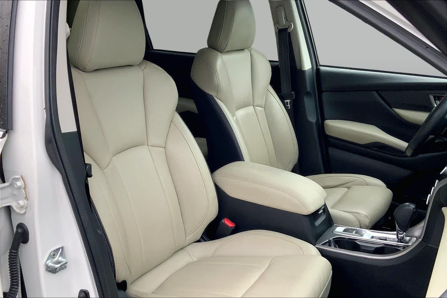 Used 2022 Crystal White Pearl Subaru Limited image 9