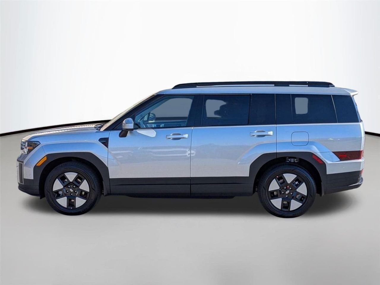 New 2026 Shimmering Silver Hyundai SEL image 8