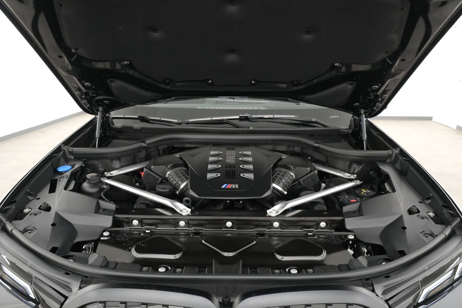 New 2027 Black Sapphire Metallic BMW M60i image 46