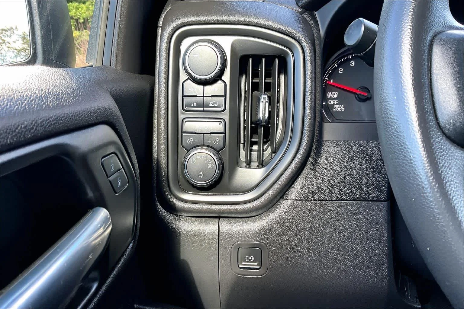 Used 2022 Black Chevrolet Custom image 36