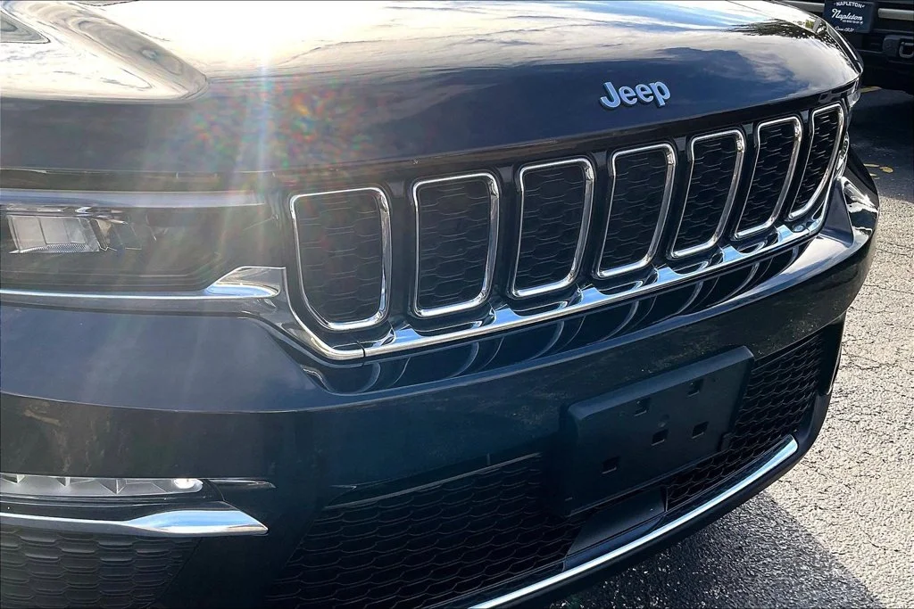 Used 2024 Diamond Black Jeep 4xe image 30