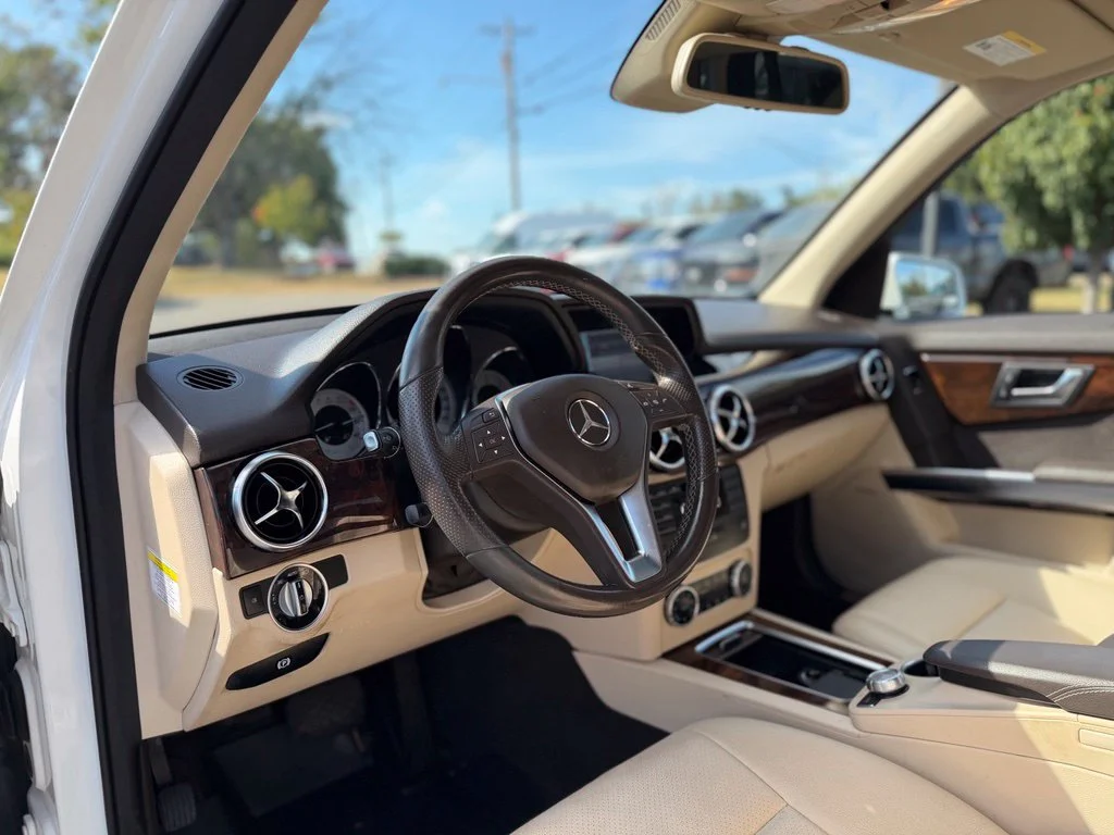 Used 2014 White Mercedes-Benz GLK 250 image 12