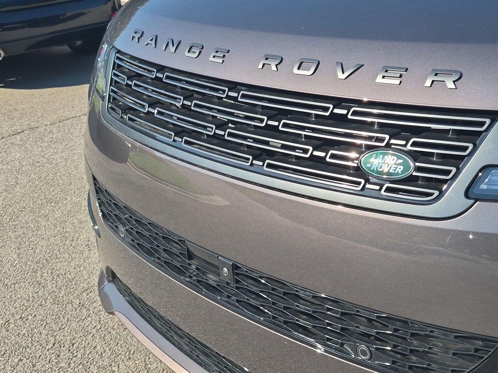 New 2027 Charente Grey Land Rover Dynamic SE image 12