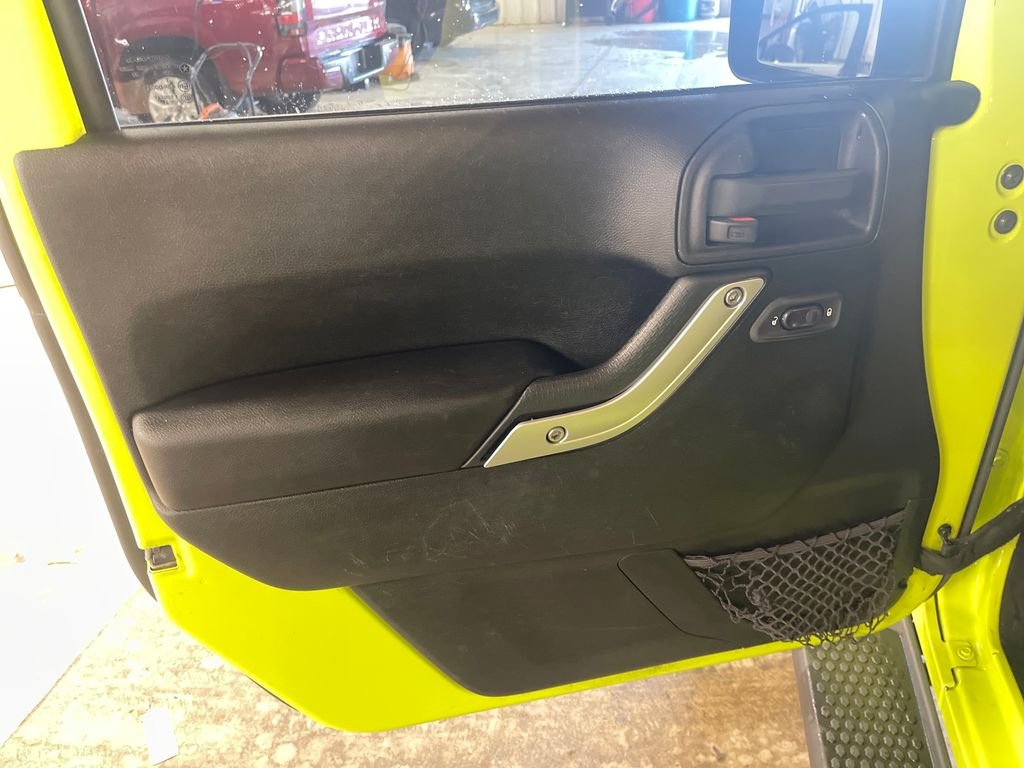 Used 2017 Green Jeep Unlimited Sahara image 15