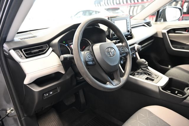2022 Toyota RAV4 XLE - Photo 21