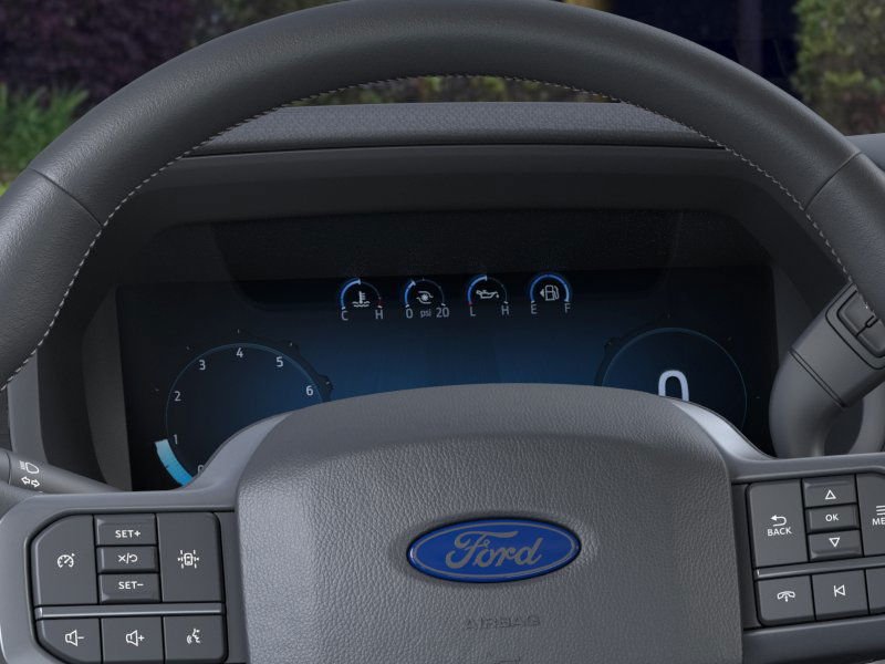 New 2025 Oxford White Ford XLT image 13