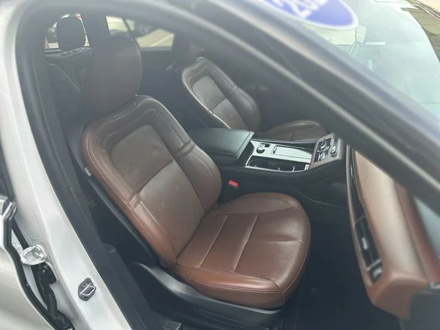 Used 2023 White Lincoln Reserve image 29