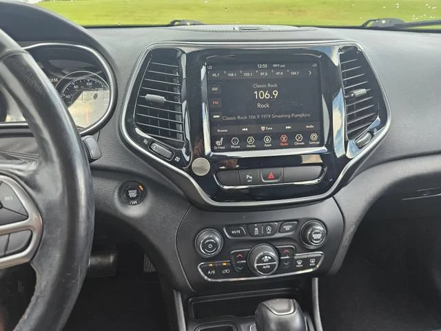 Used 2019 Gray Jeep Limited image 17