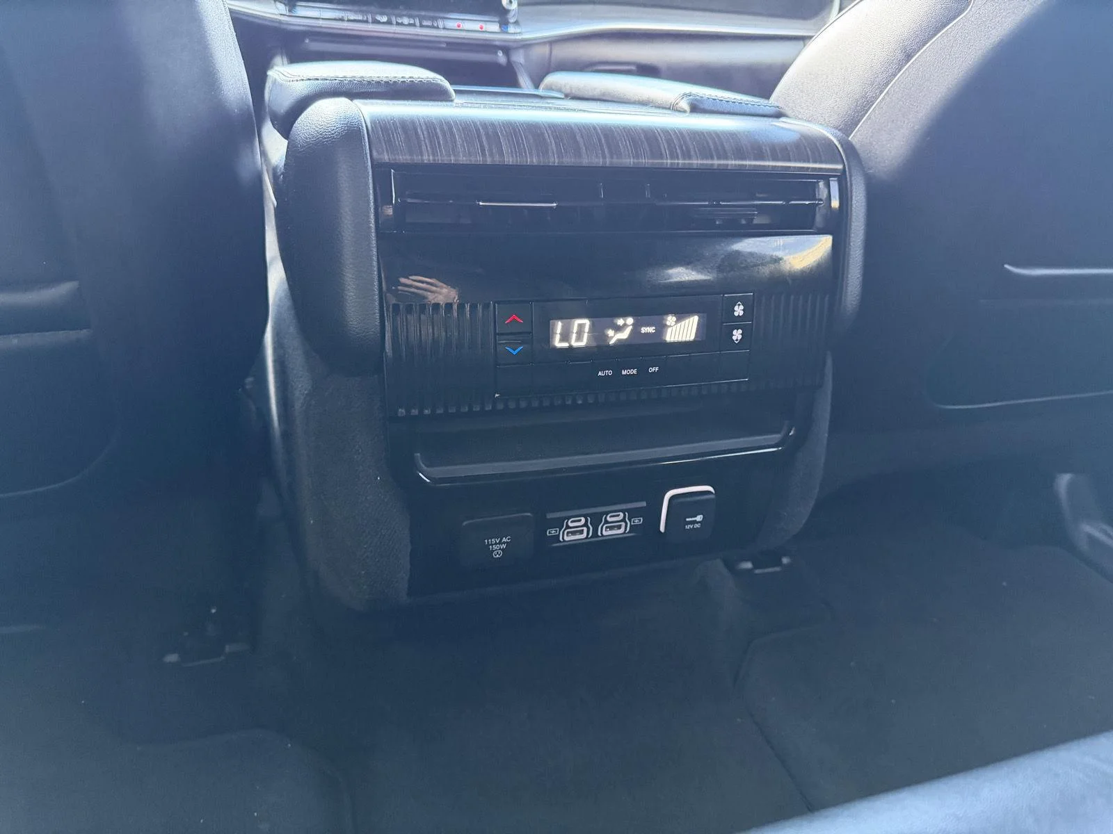 Used 2024 Diamond Black Crystal Pearlcoat Jeep Series II image 9
