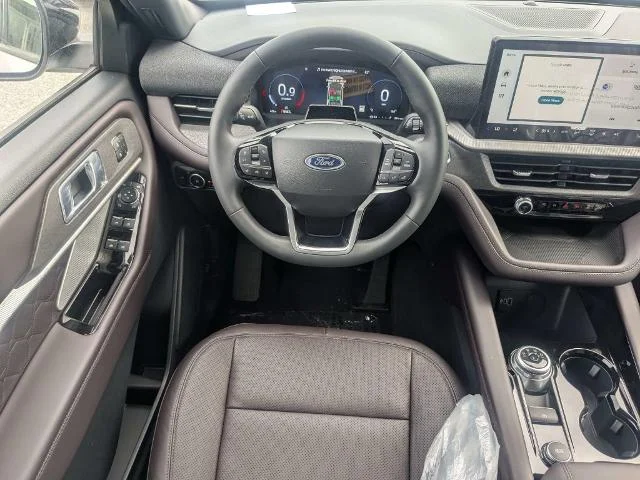 New 2026 Star White Metallic Tri-Coat Ford Platinum™ image 51
