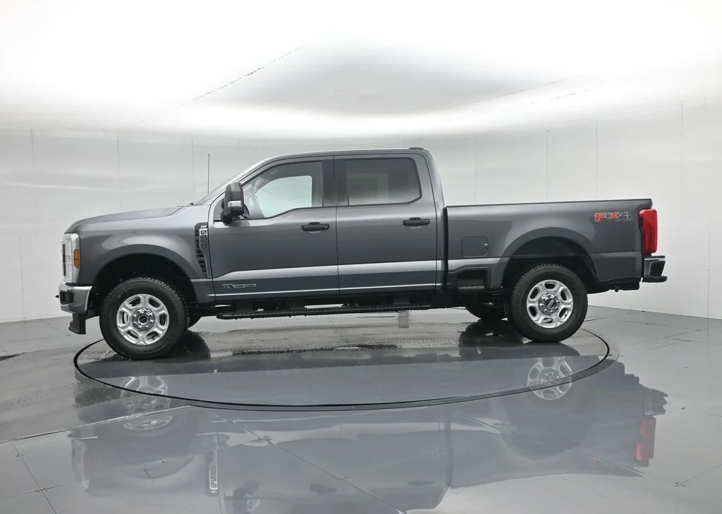 New 2026 Carbonized Gray Metallic Ford XLT image 29