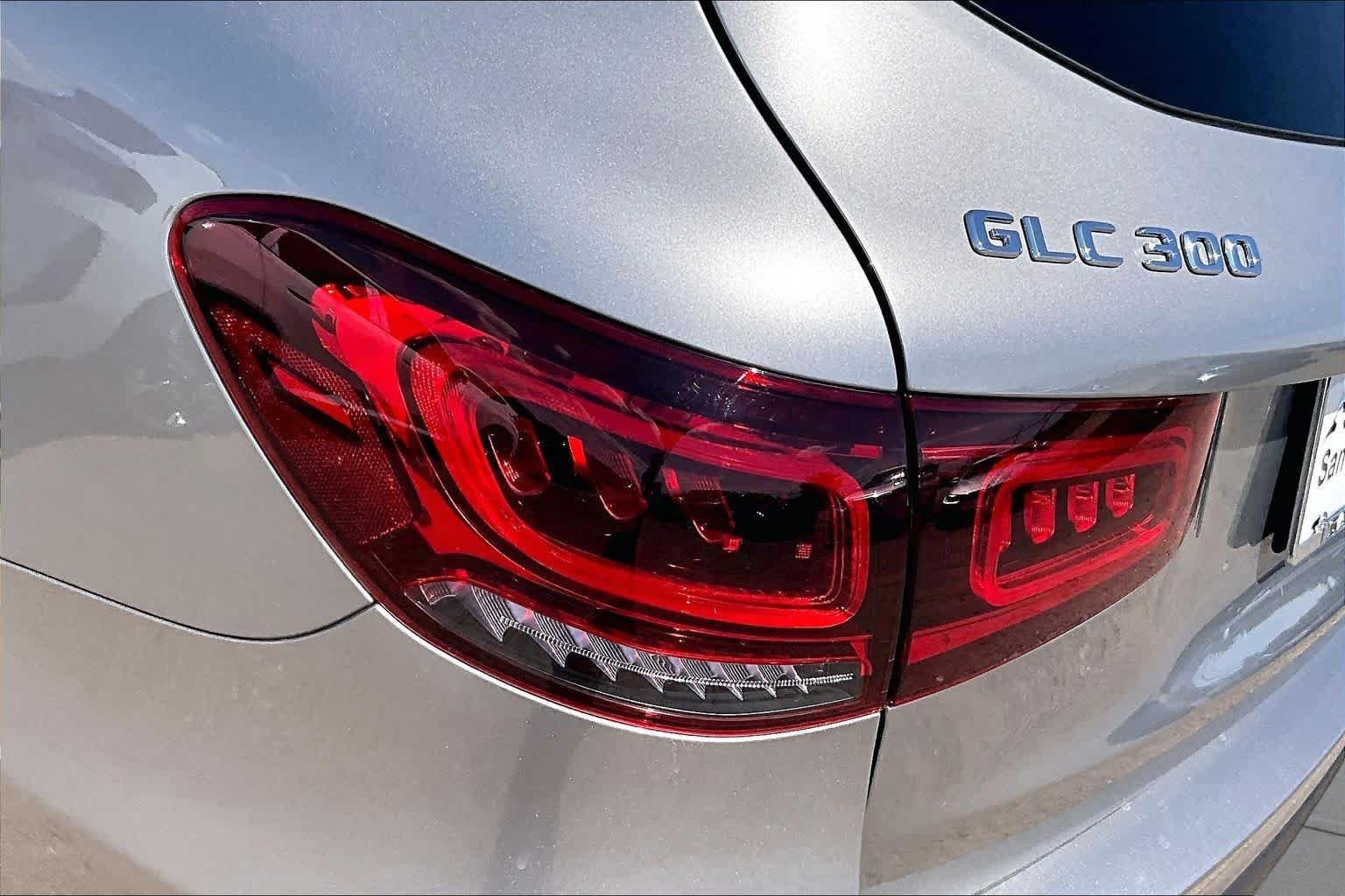 Used 2022 Mojave Silver Metallic Mercedes-Benz GLC 300 image 26