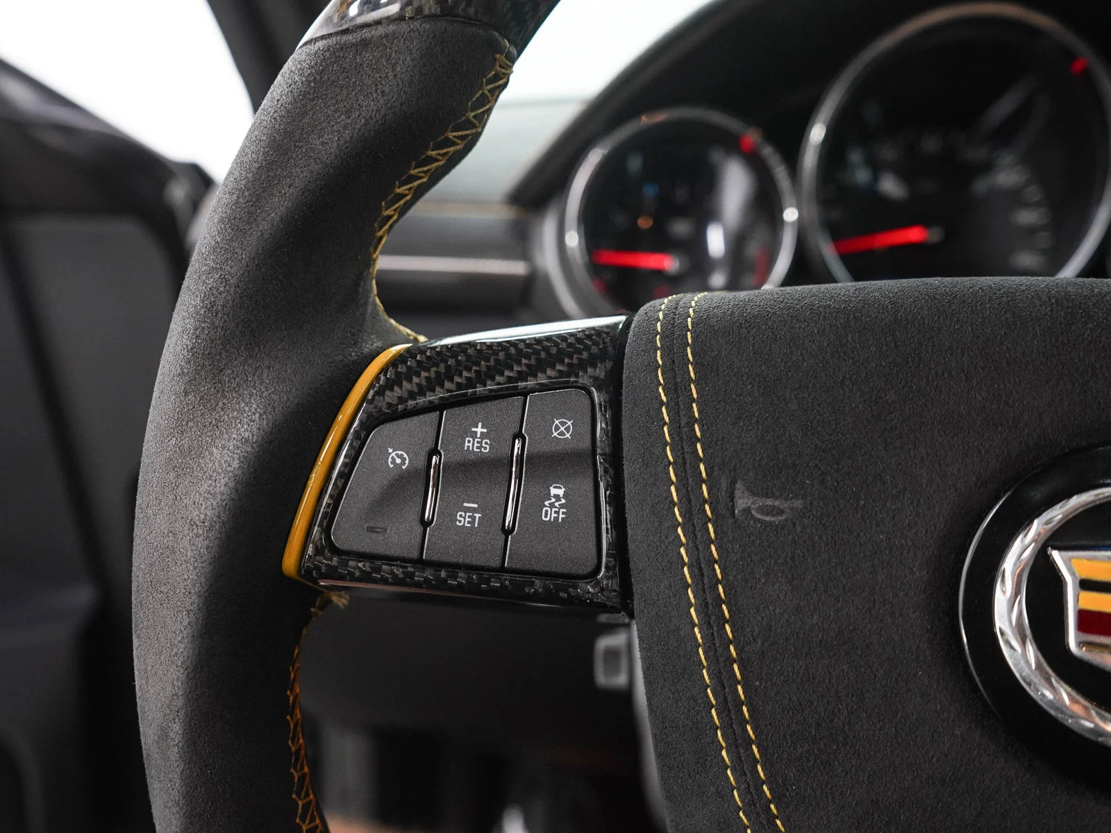 Used 2012 Black Cadillac 2dr Cpe image 25