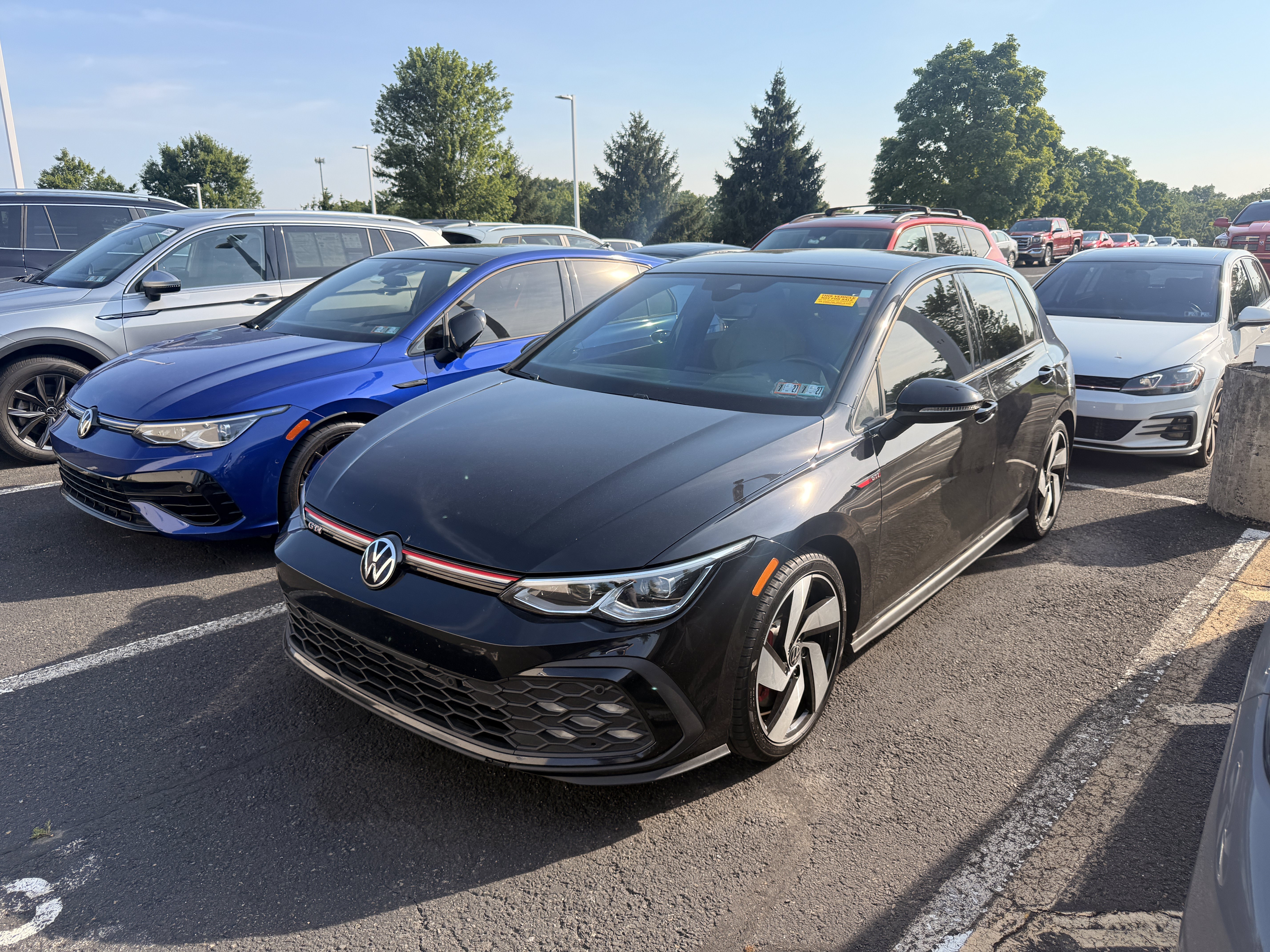 Used 2023 Black Volkswagen SE image 2
