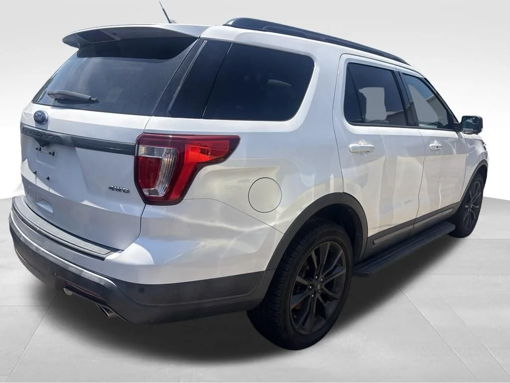 Used 2018 White Ford XLT image 12