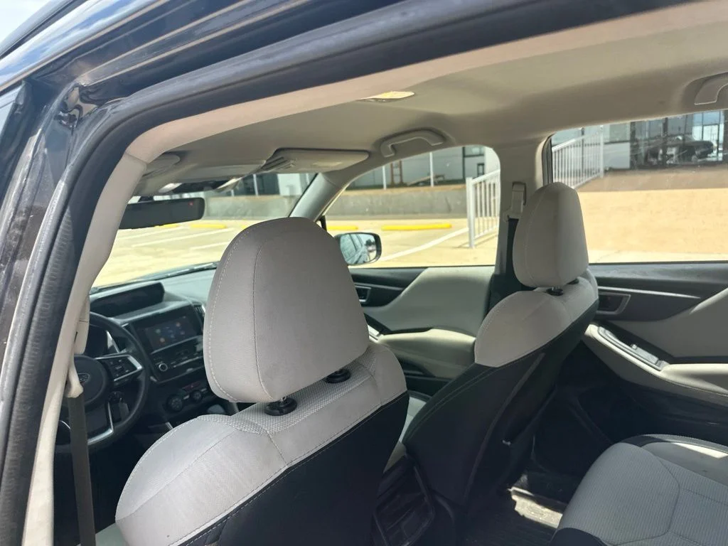 Used 2019 Black Subaru Base image 23