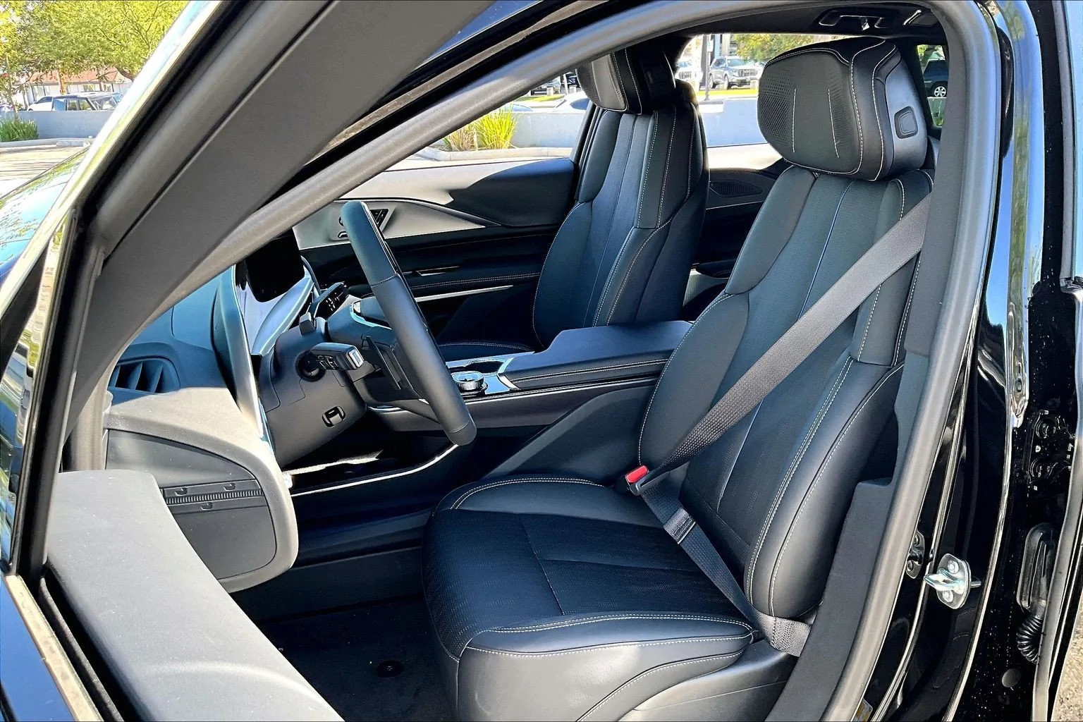 2027 Cadillac LYRIQ Premium Luxury - Photo 9