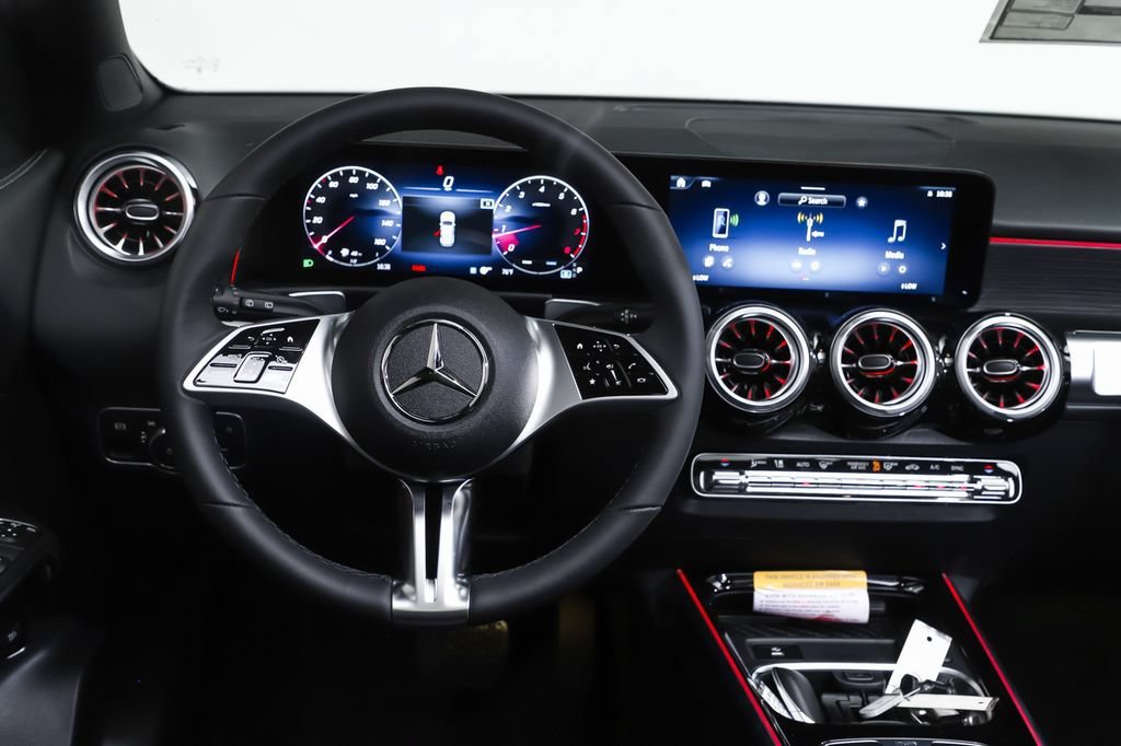New 2026 MANUFAKTUR Patagonia Red Metallic Mercedes-Benz GLB 250 image 31