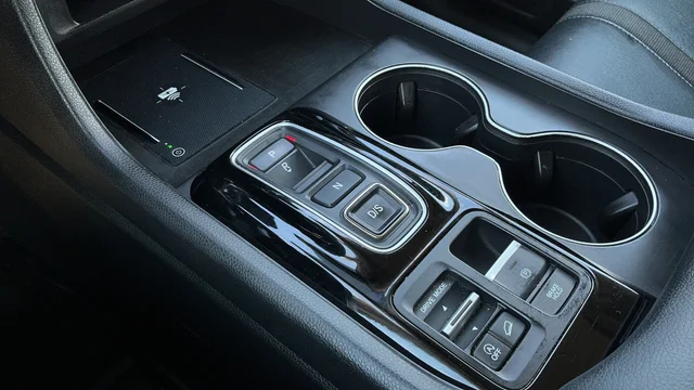 Used 2025  Honda EX-L image 18