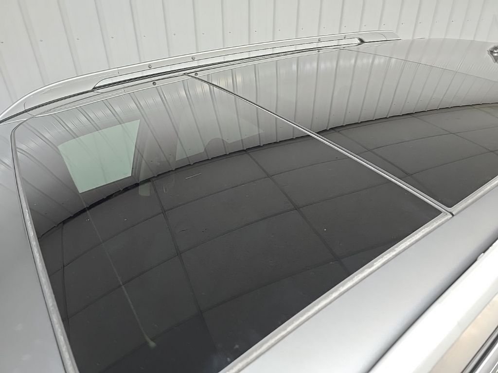 Used 2018 Gray Nissan SV image 12