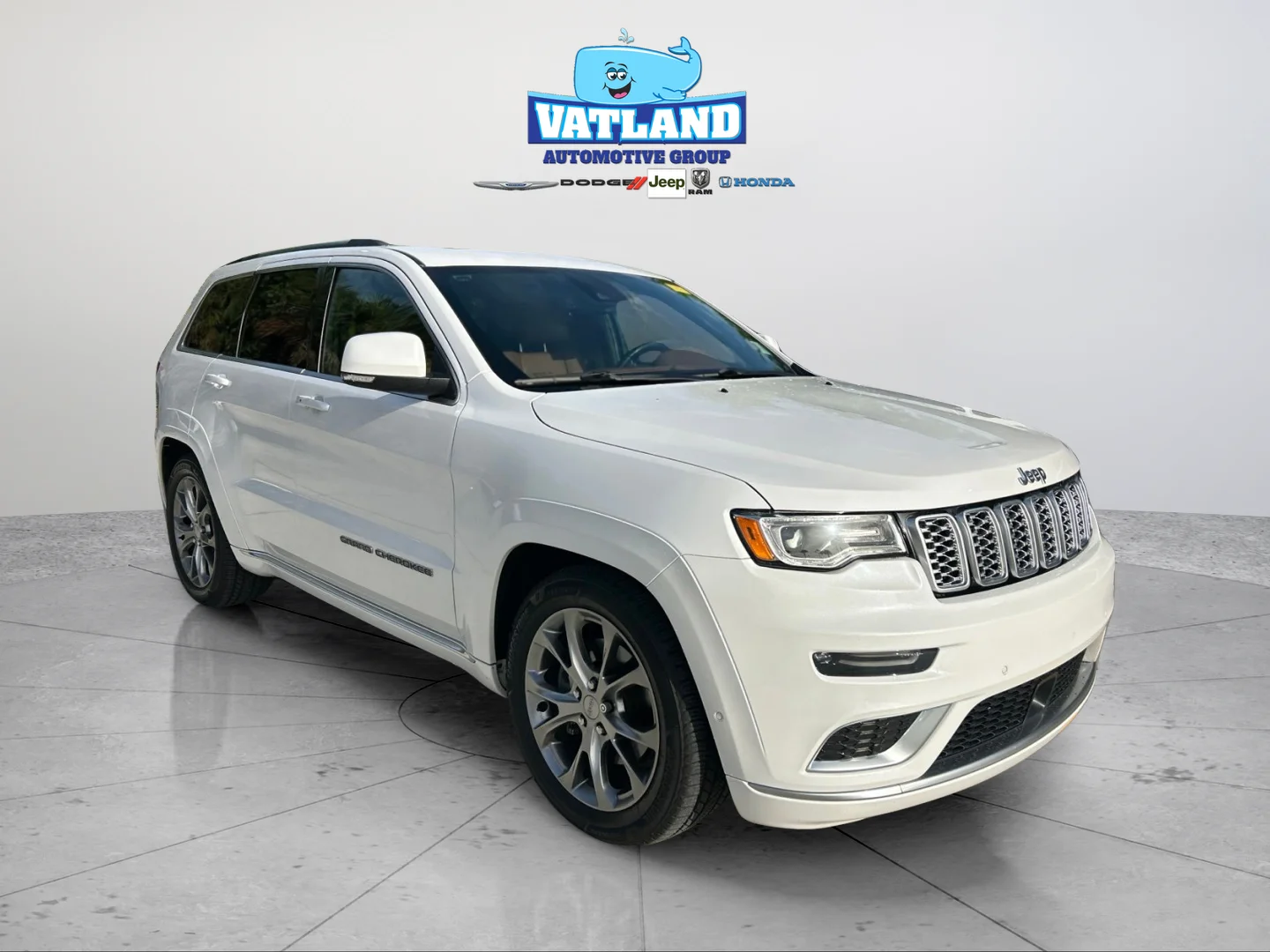 Used 2021 Ivory Jeep Summit image 21