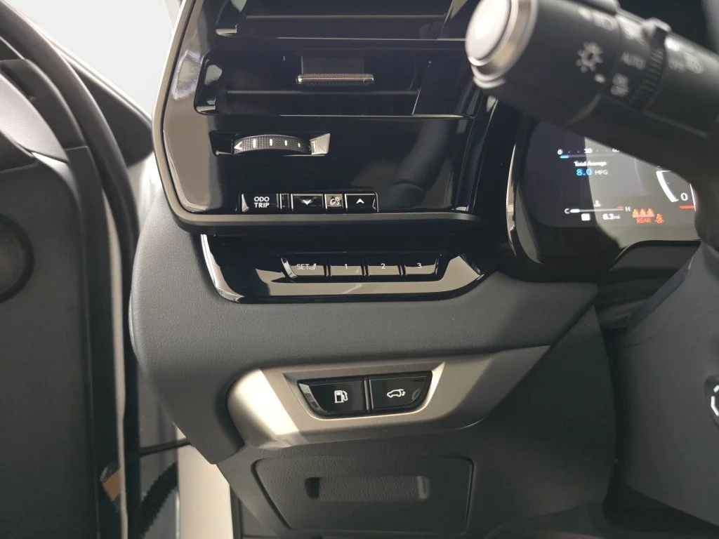 New 2026 Eminent White Pearl Lexus PREMIUM PLUS image 24