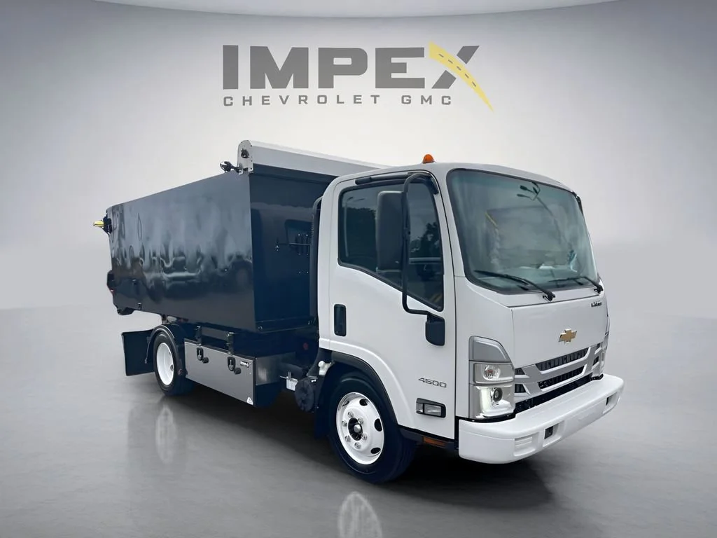 Used 2024 Arc White Chevrolet 1WT image 7