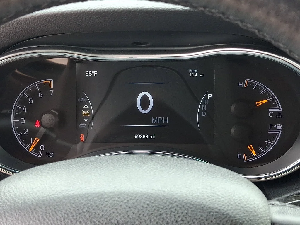Used 2018 Bright White Clearcoat Jeep Altitude image 26