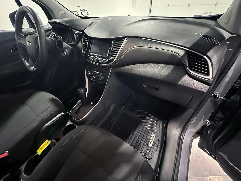 Used 2020 Gray Chevrolet LS image 26