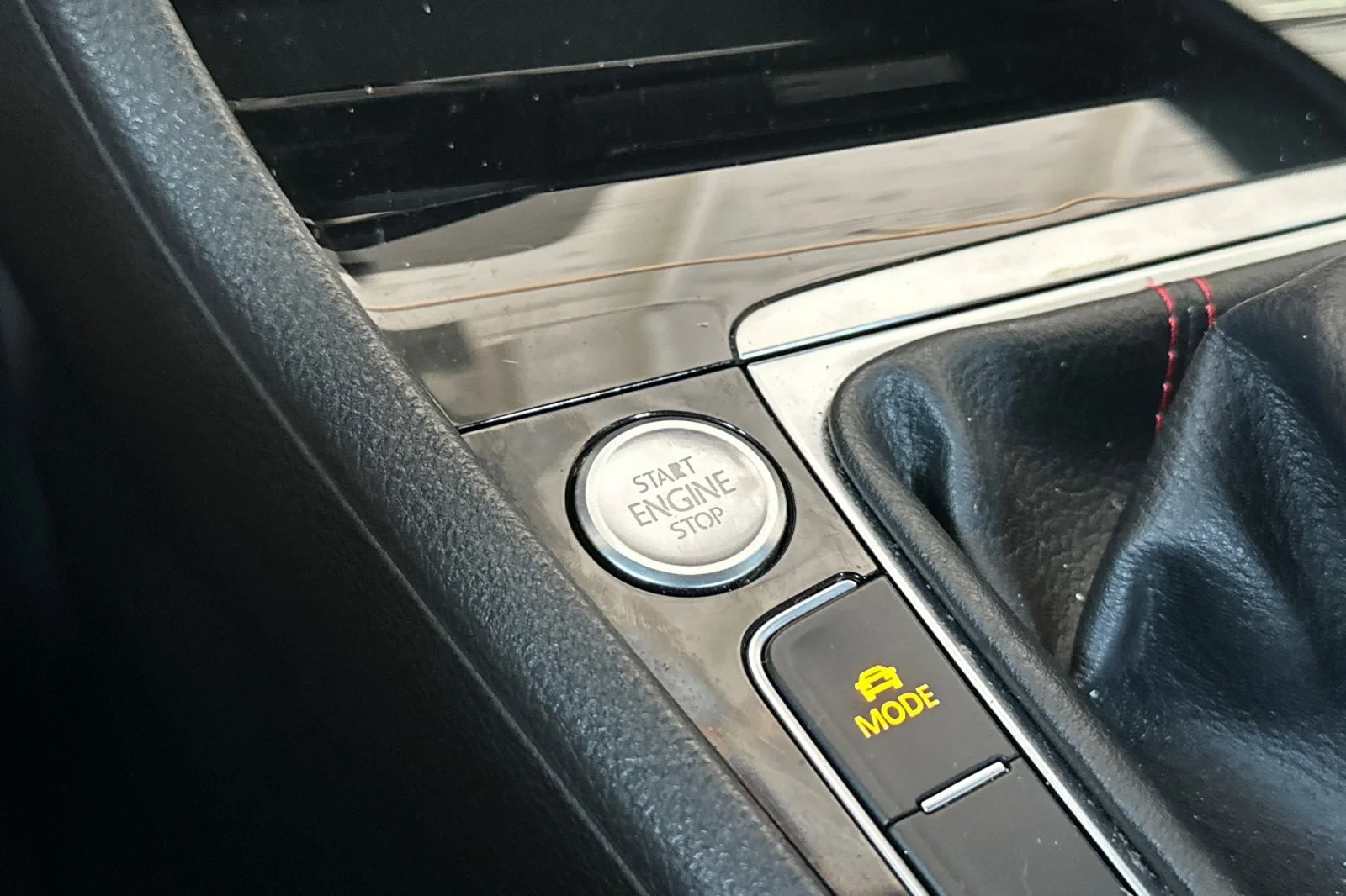 Used 2019 White Volkswagen Rabbit Edition image 22