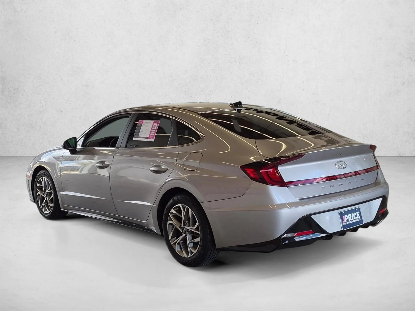 Used 2021 Shimmering Silver Pearl Hyundai SEL image 8