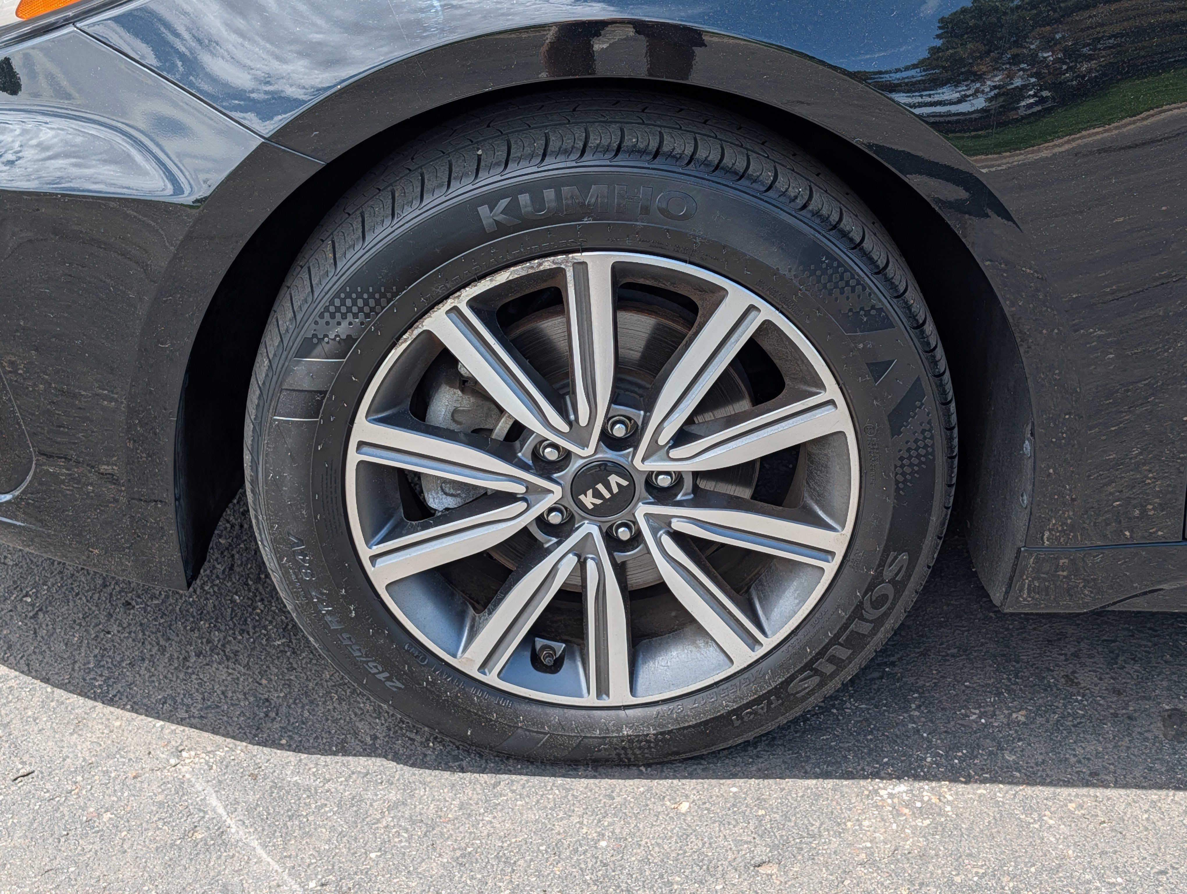 Certified Used 2019 Ebony Black Kia LX image 15
