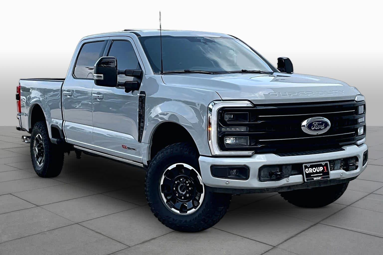 Used 2025 Avalanche Gray Ford Platinum image 2