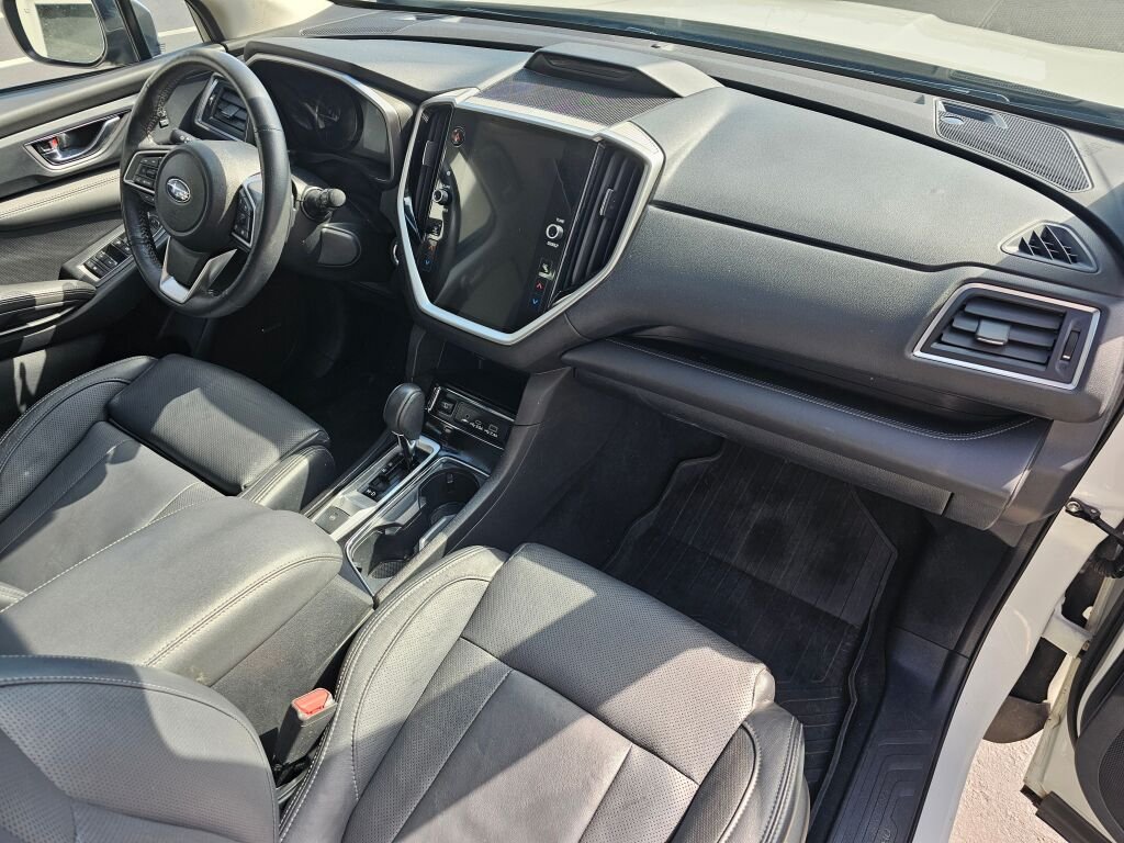 Used 2023 Crystal White Pearl Subaru Limited image 12